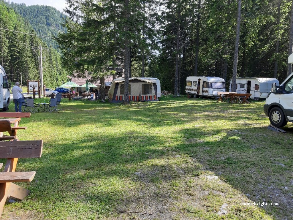 Transfagarasan Camping — foto