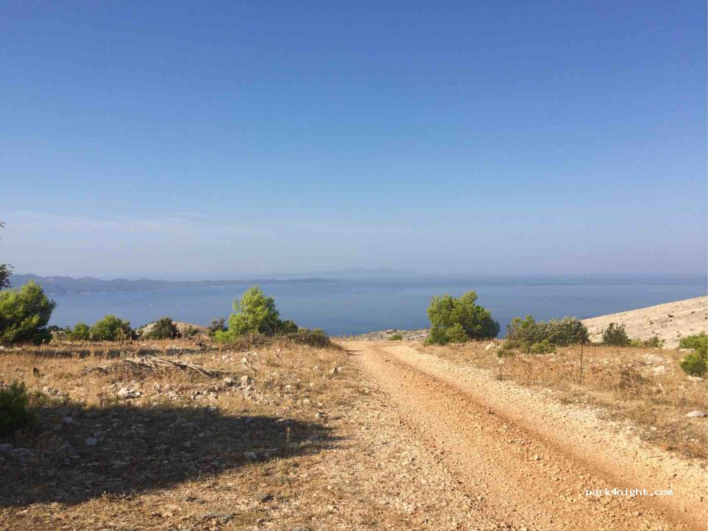 (21423) Nerežišća - Unnamed Road — foto