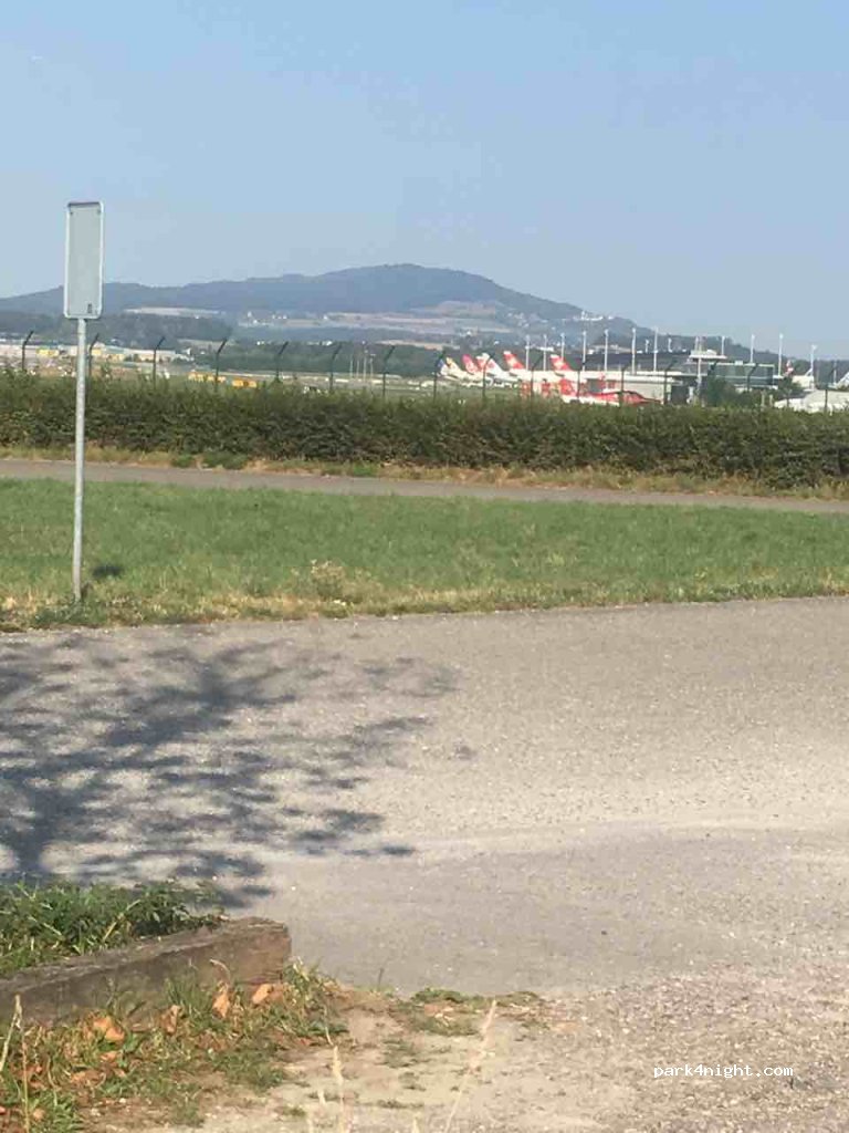 (8302) Kloten - Fahrschulstrasse — foto