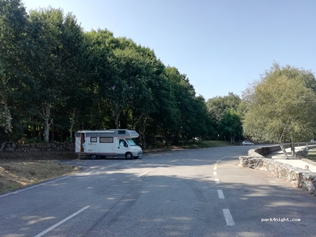 (32880) Muíños - 24 Lugar Mugueimes — foto