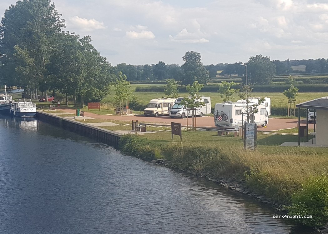 (71340) Melay - Les Poteaux — foto 2