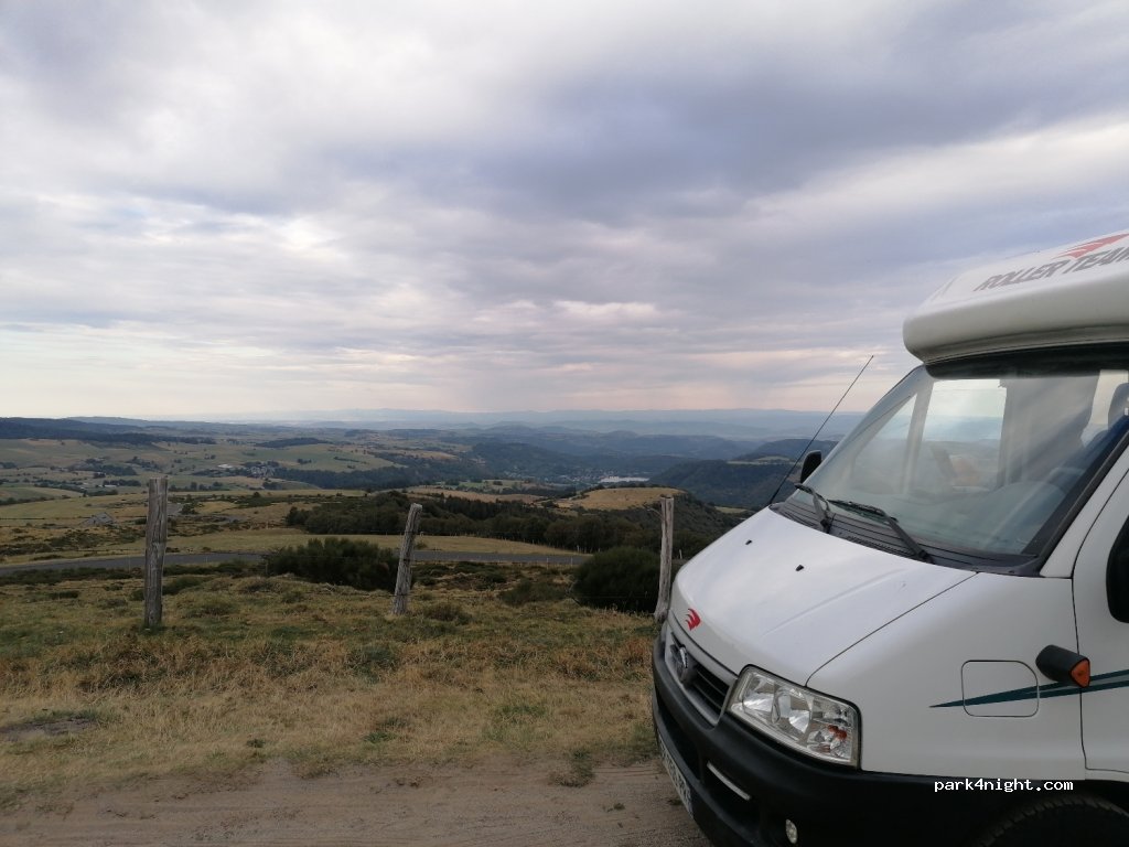 (63790) Chambon-sur-Lac - D36 — foto