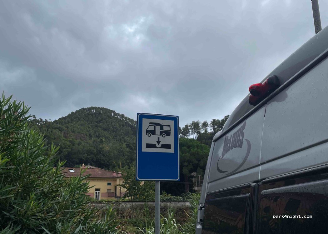 Area Sosta Camper - Levanto — foto