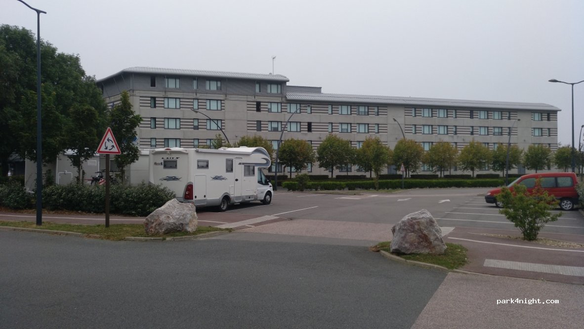 (62231) Coquelles - Place de Cantorbery — foto 3