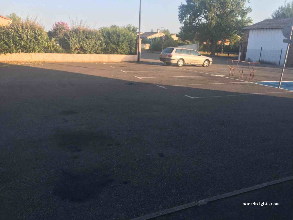 (31600) Muret - 4 Place Saint-Martin — foto