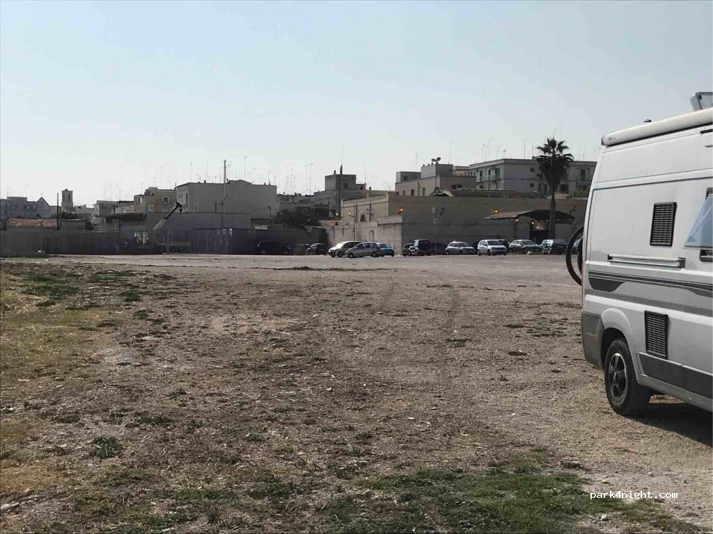 (70056) Molfetta - Viale dei Crociati — foto 3