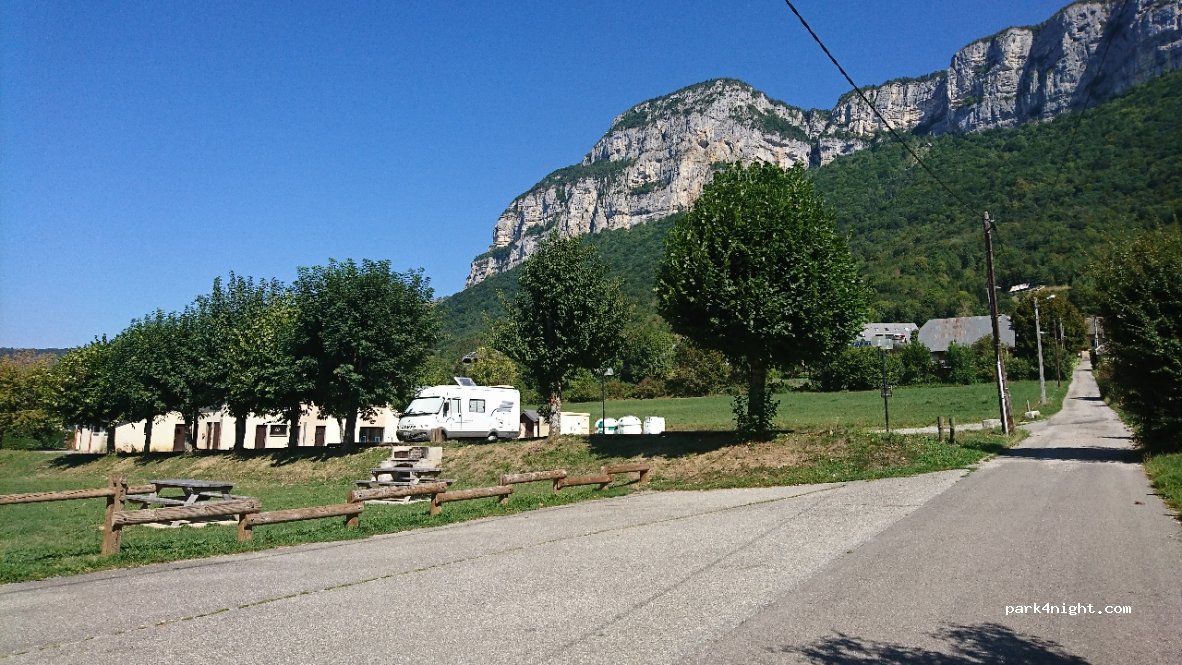 (73230) Saint-Jean-d'Arvey - Route des Salins — foto 2
