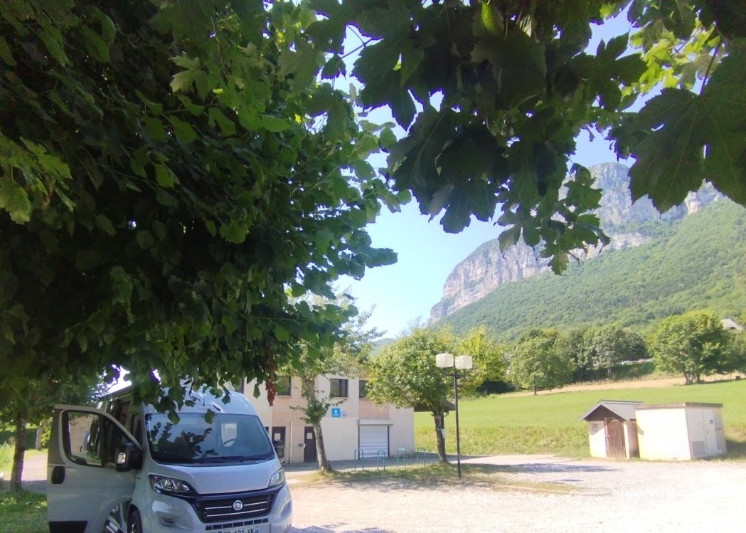 (73230) Saint-Jean-d'Arvey - Route des Salins — foto 4