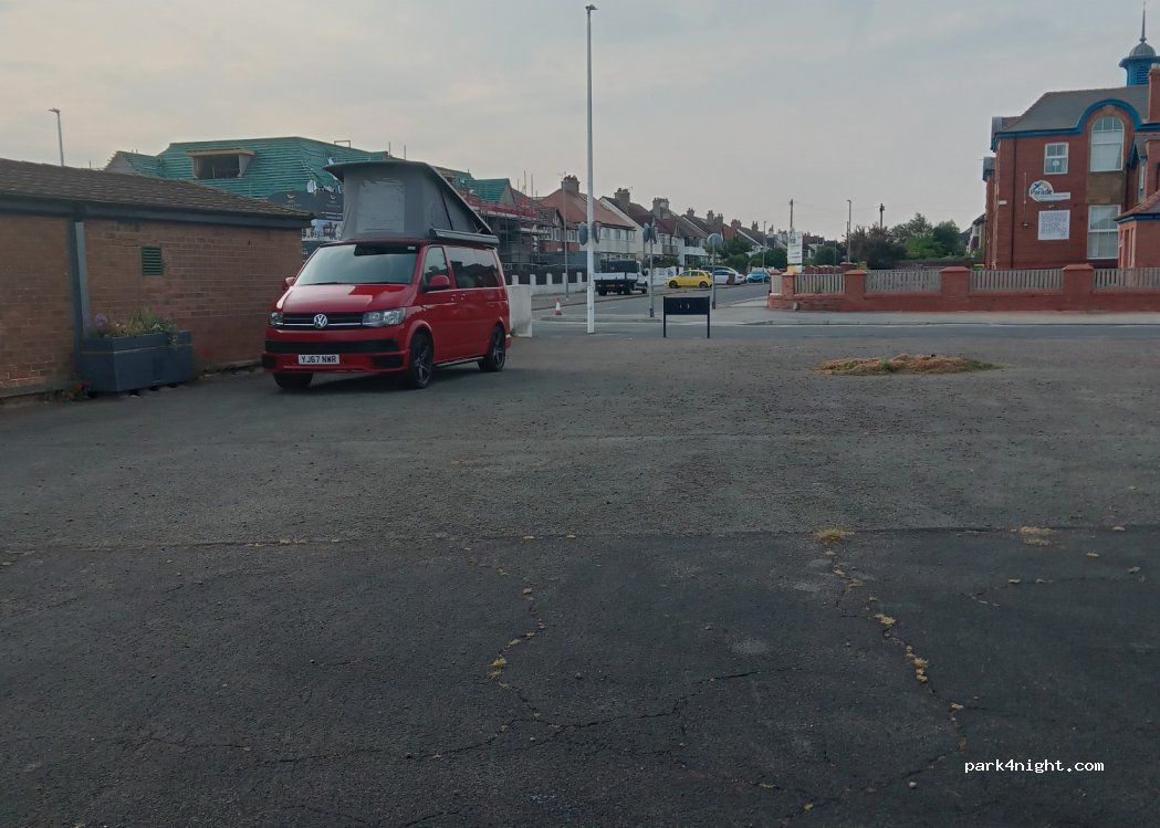 (CH47 7AU) Meols - 298 Meols Parade — foto 2