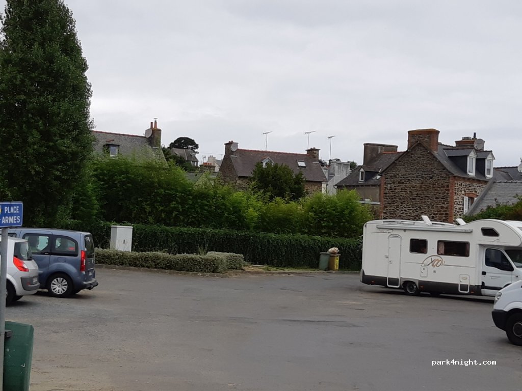 (22410) Saint-Quay-Portrieux - 23 Place d'Armes — foto 2