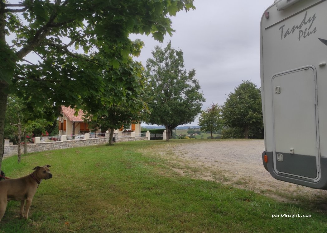 (40330) Brassempouy - 283 Rue du Musée — foto