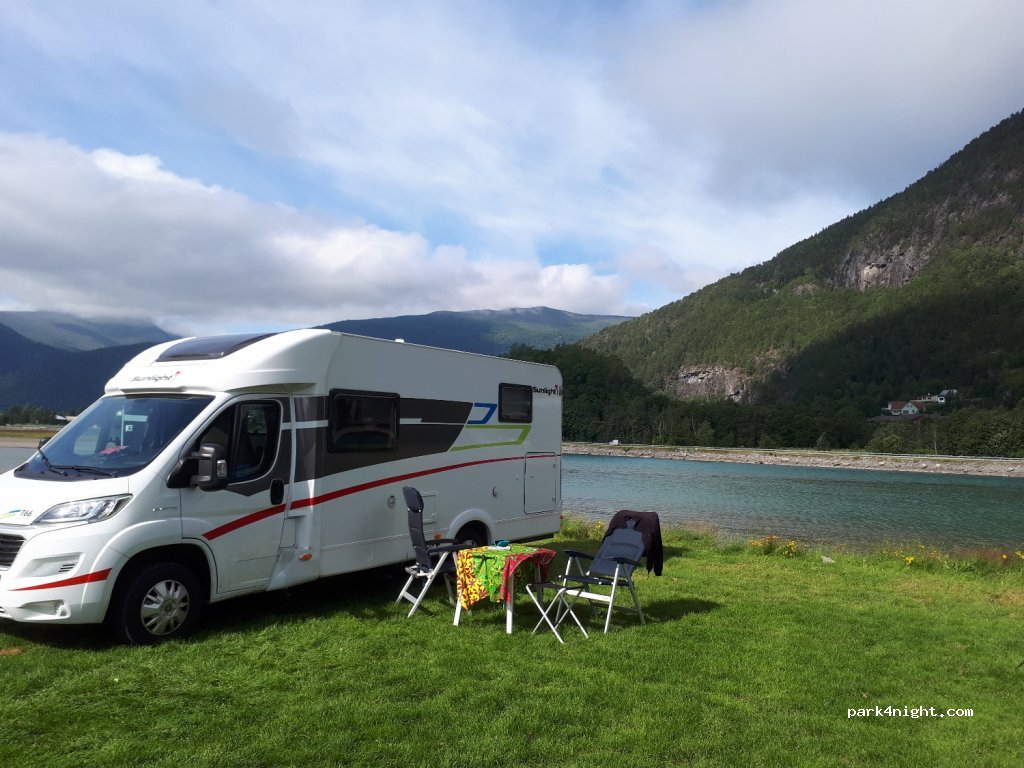 Åndalsnes Camping & Motell — foto