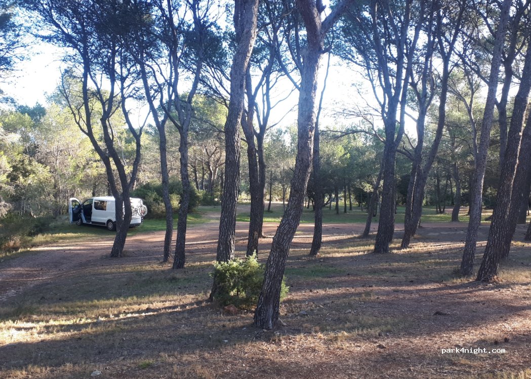 (34620) Puisserguier - parking prieure saint christophe — foto 4