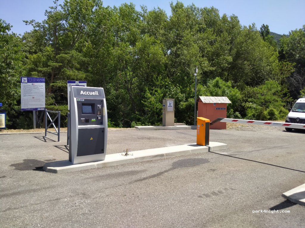 (05160) Savines-le-Lac - Avenue du Faubourg — foto