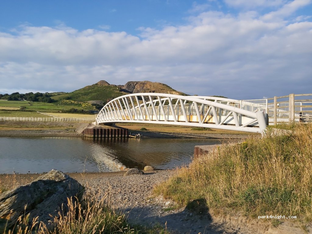 (LL36) Tywyn - Unnamed Road — foto 2