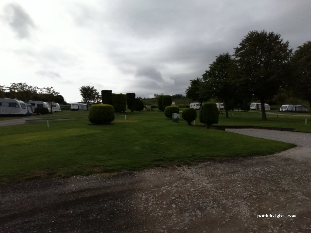 (SK17) Buxton - 24 Dukes Drive — foto