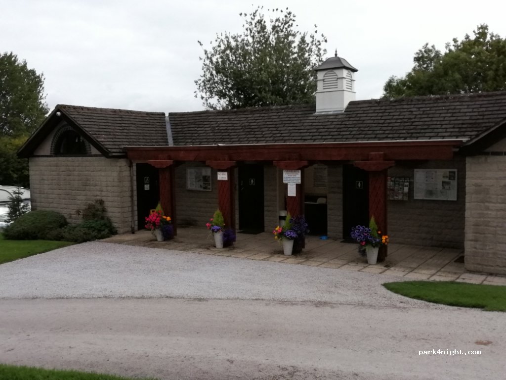 (SK17) Buxton - 24 Dukes Drive — foto 2