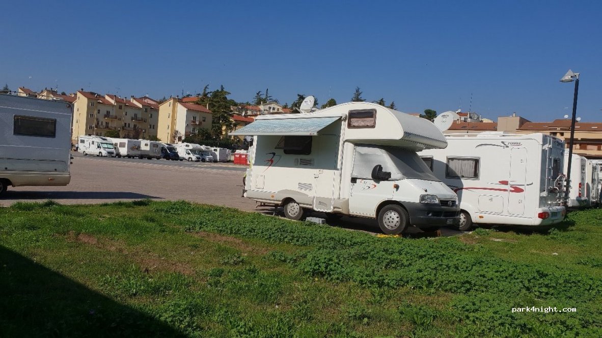 (85025) Melfi - Piazza Bettino Craxi — foto 2