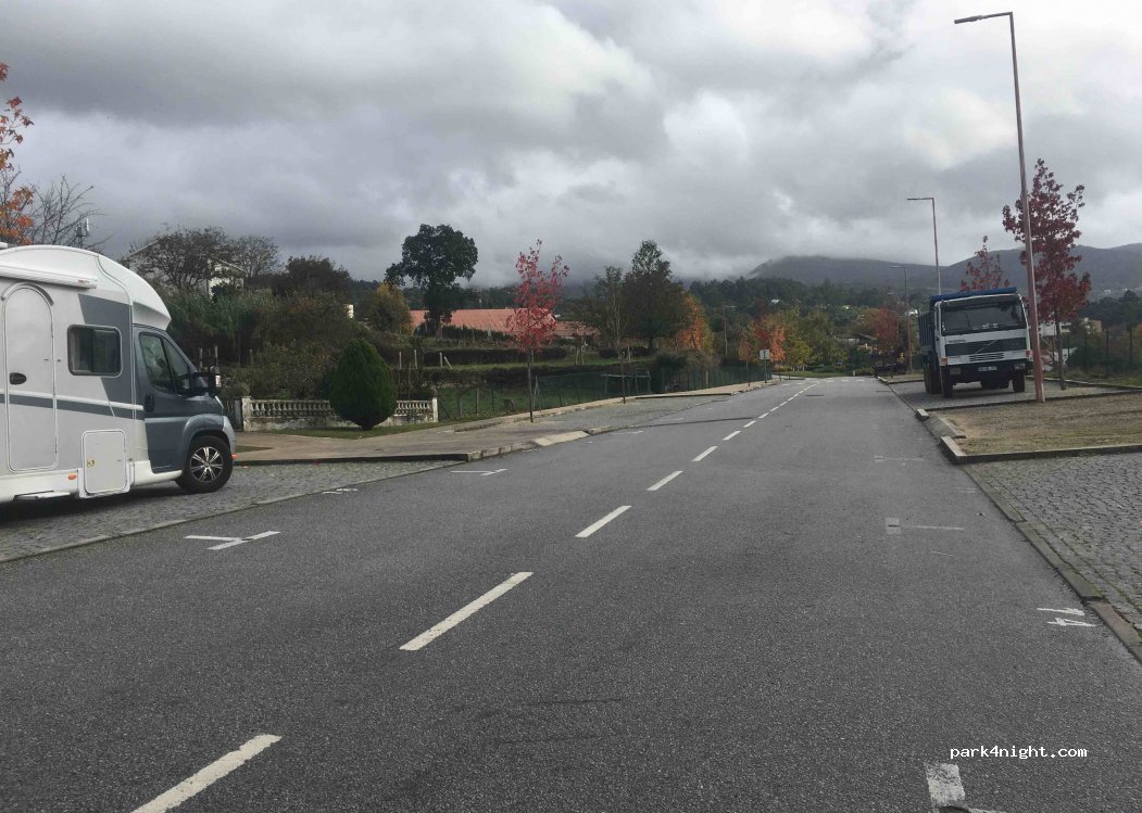 (4960) Melgaço - Avenida 25 de Abril — foto 2
