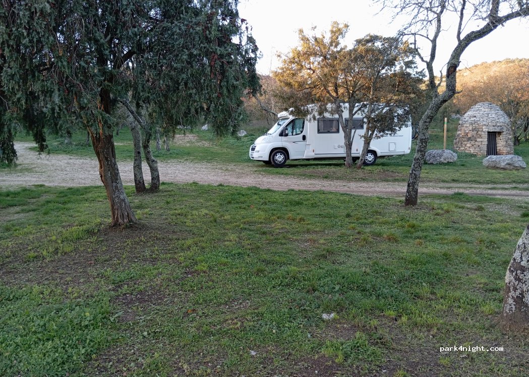(30760) Aiguèze - Place du Portail Haut — foto 4