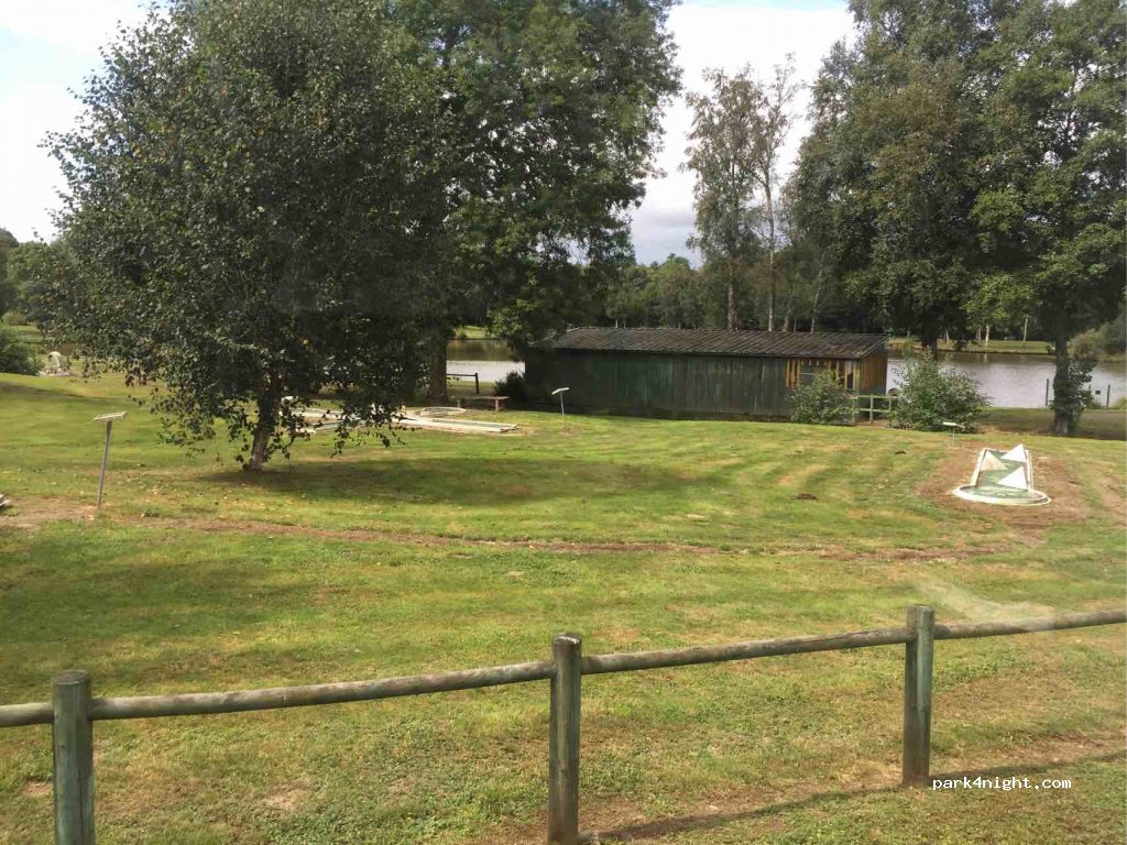 (61800) Tinchebray-Bocage - La Cour — foto