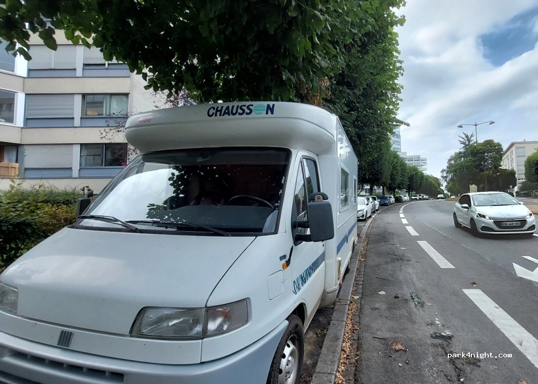 (35000) Rennes - 25 Rue de Brest — foto