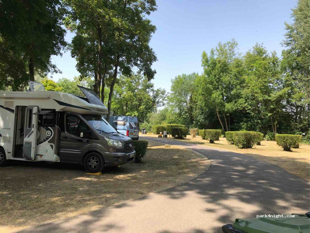 Camping de l'île Cherlieu — foto