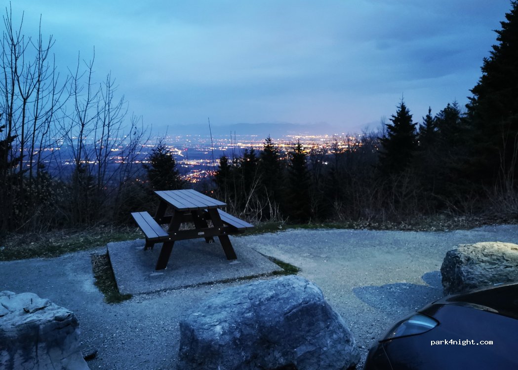 (01710) Thoiry - 1 Place du Belvedere — foto 5