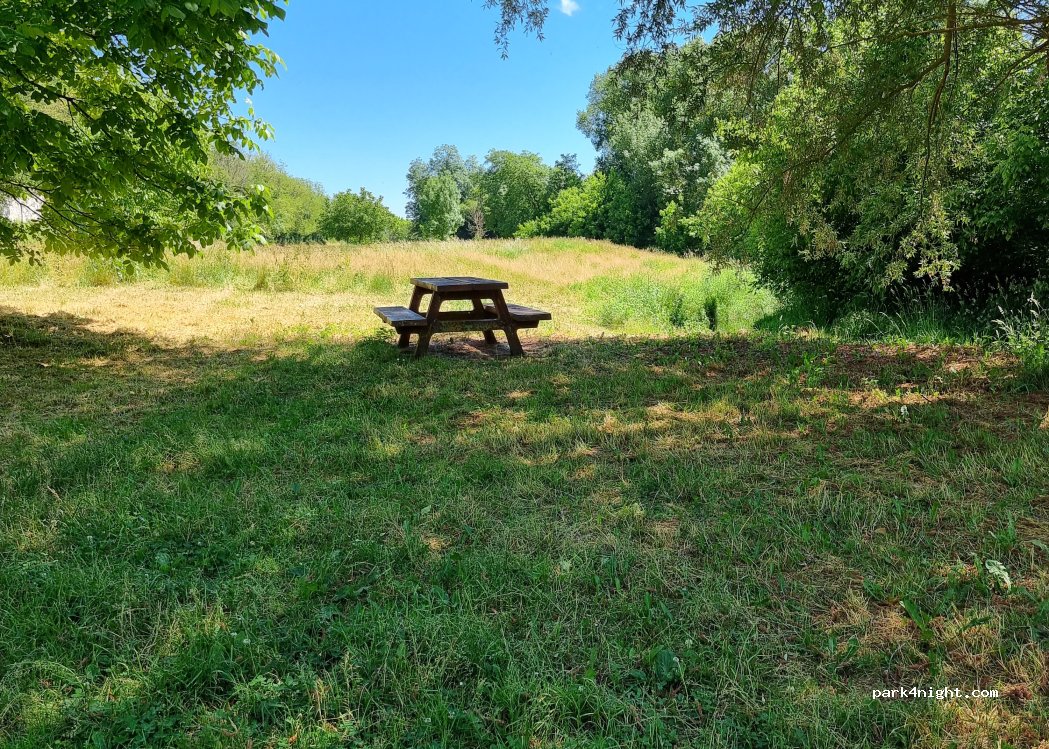 (45420) Bonny-sur-Loire - Unnamed Road — foto 4