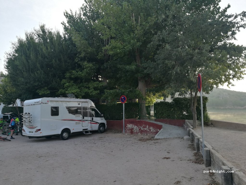 (13249) Ruidera - 5 Carretera Badajoz Valencia — foto 2