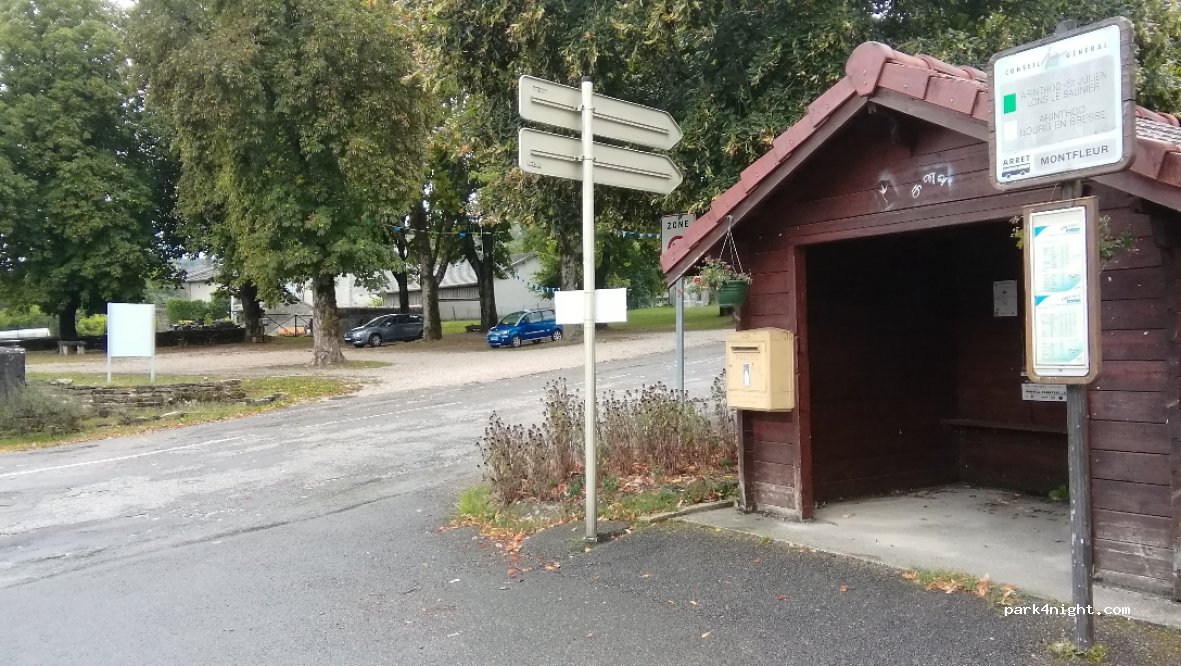 (39320) Montfleur - Rue de la Fontaine — foto 2