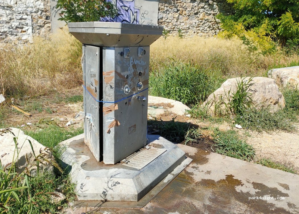 (13200) Arles - 15 Quai de la Gabelle — foto 3