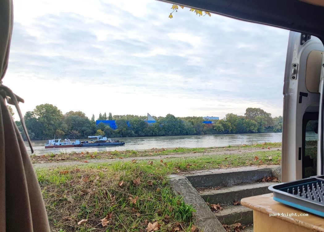 (13200) Arles - 15 Quai de la Gabelle — foto 4