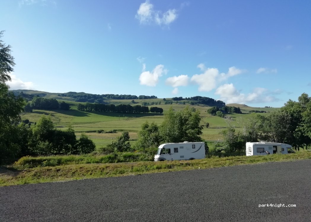 Parking Lac Pavin — foto 2