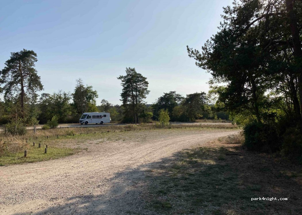 (77300) Fontainebleau - 1 Route de la Faisanderie — foto