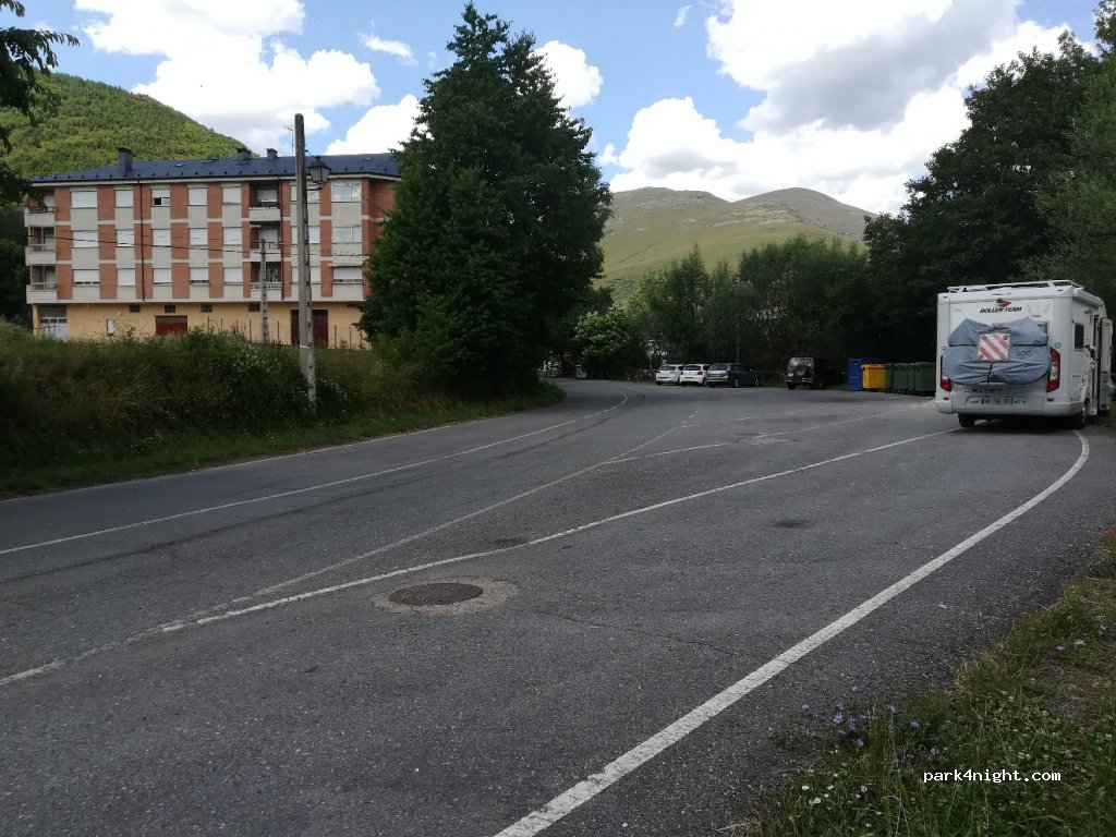 (24312) Igüeña - 1 Paseo el Catoute — foto