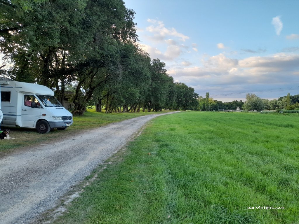 (86450) Pleumartin - Unnamed Road — foto 3