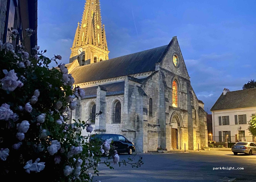 (60128) Plailly - 1 Place de l'Église — foto 5
