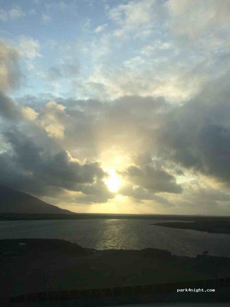 (F28 D8F7) Valley - Unnamed Road — foto 3
