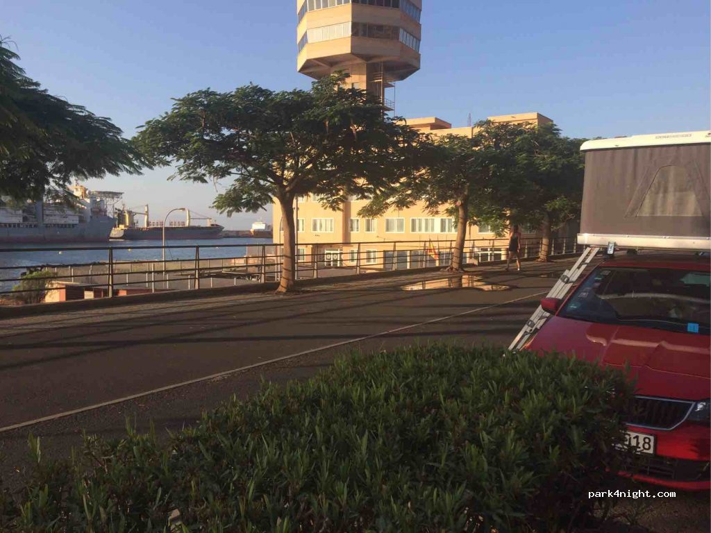 (38150) Santa Cruz de Tenerife - Avenida de Anaga — foto