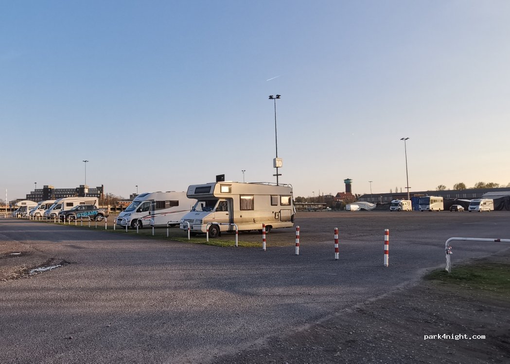 (46047) Oberhausen - 11 Arenastraße — foto 3