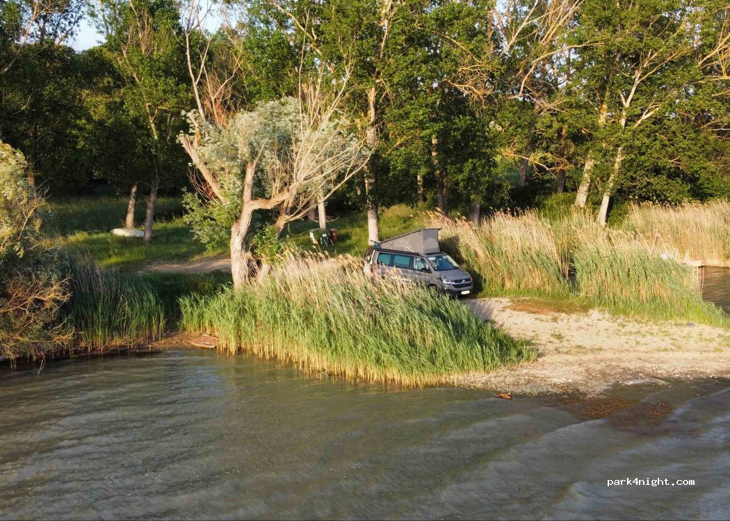 (06061) Castiglione del lago - Unnamed Road — foto 2