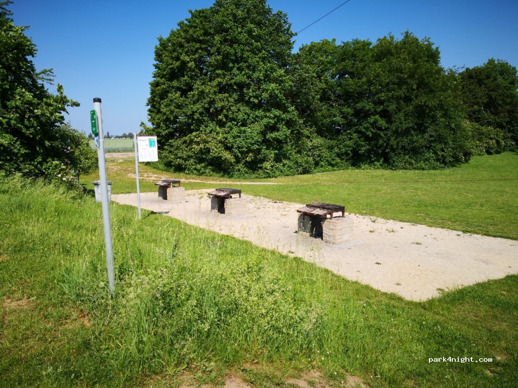 (93073) Neutraubling - Unnamed Road — foto 2