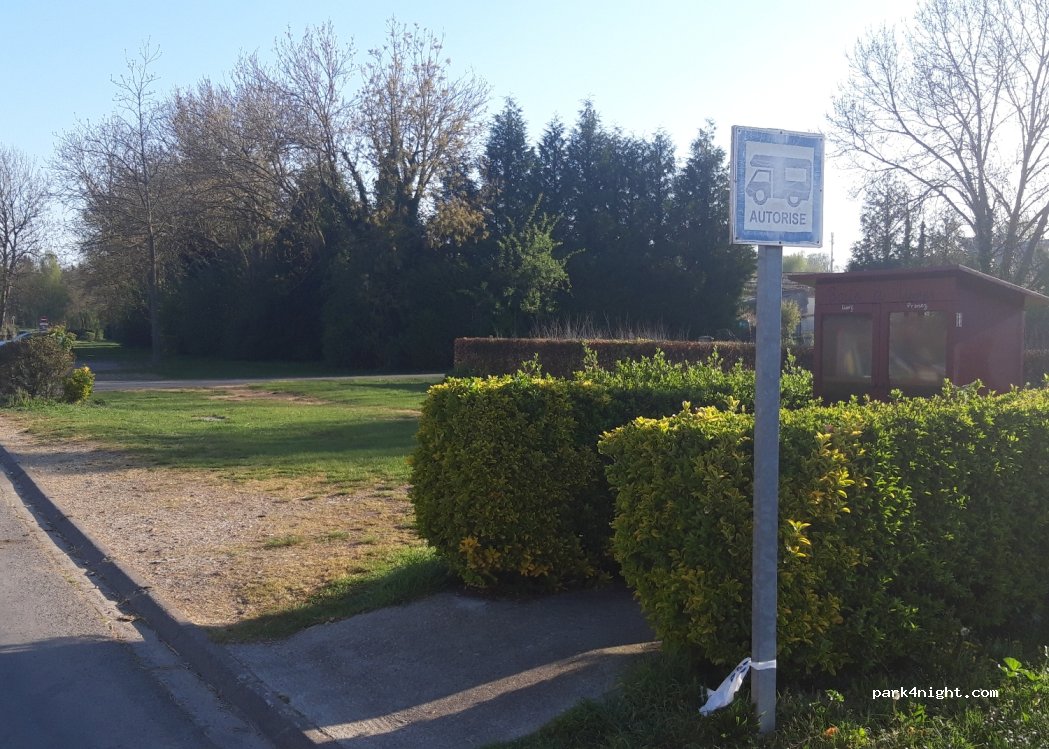 Aire de camping-car Conty — foto 3