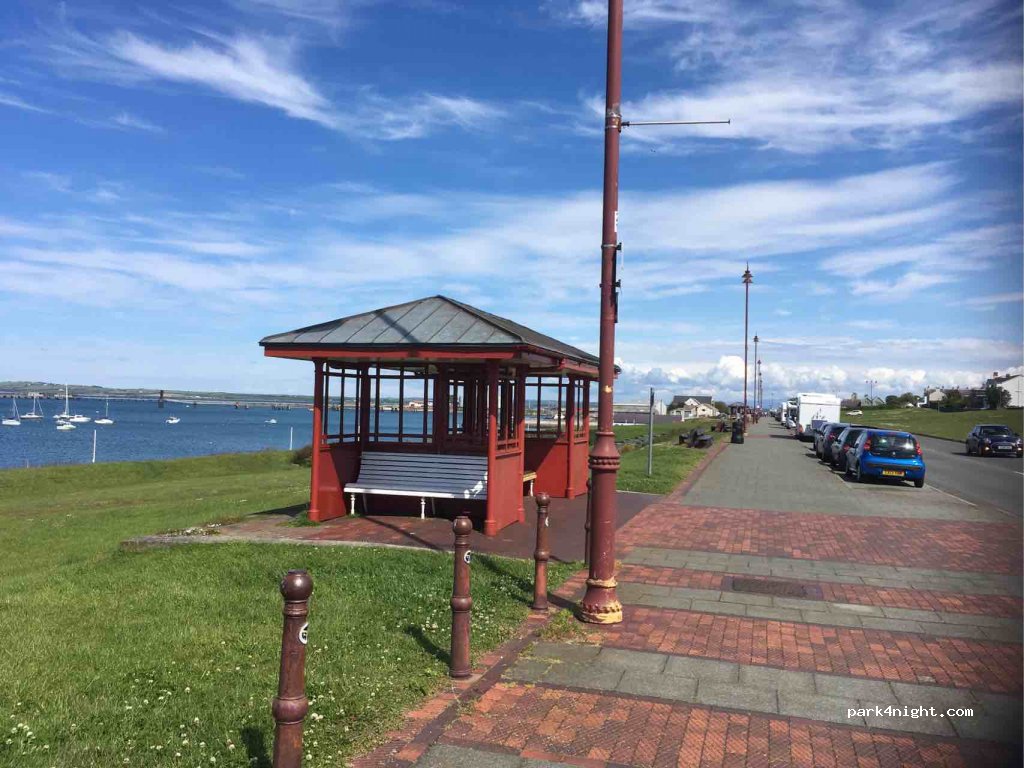(LL65) Holyhead - Beach Road — foto 2