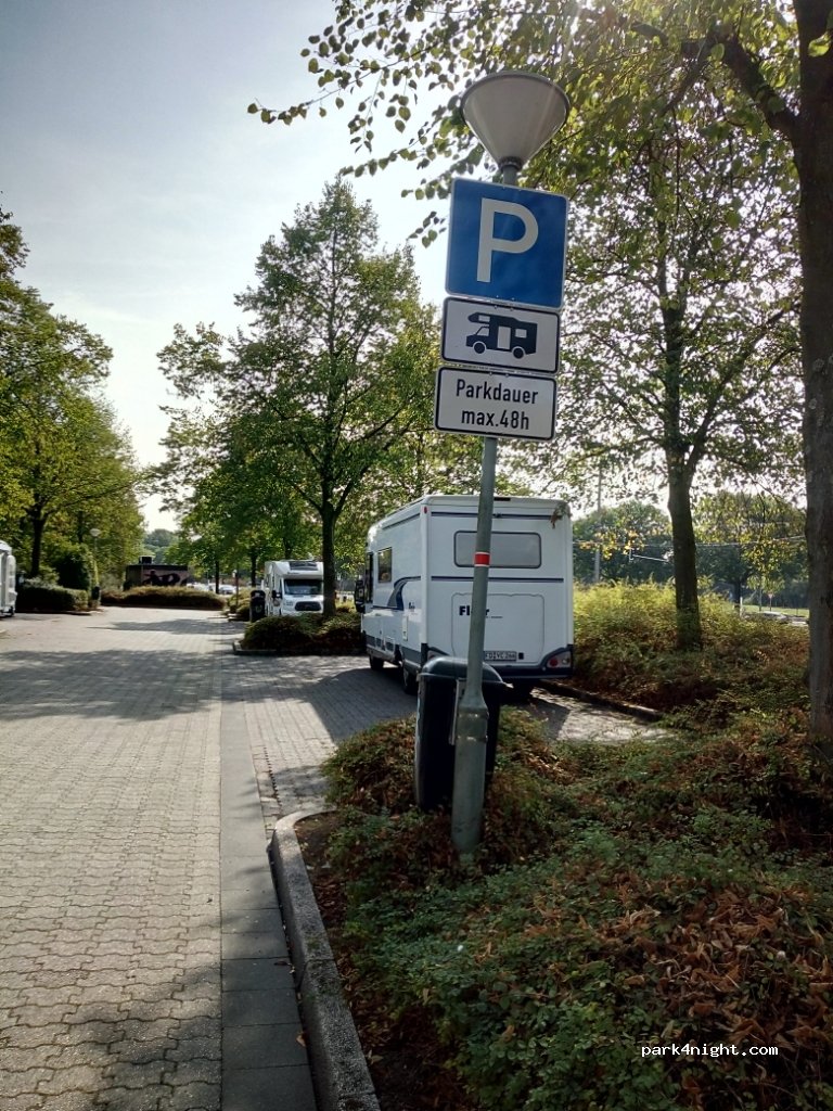 (47809) Krefeld - 14 Alte Rheinbabenstraße — foto