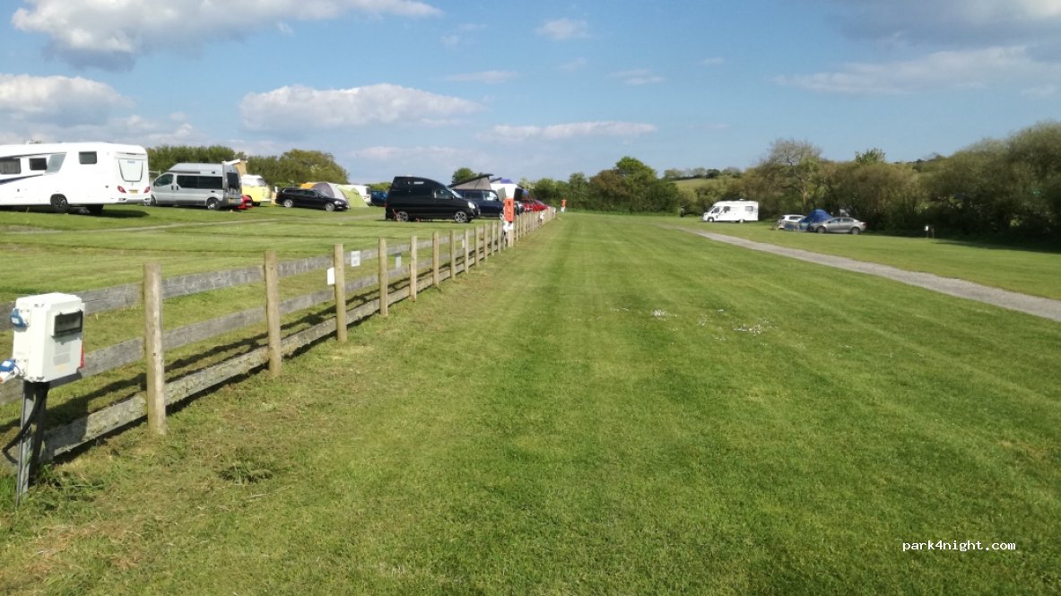 Woodyhyde Campsite — foto 2
