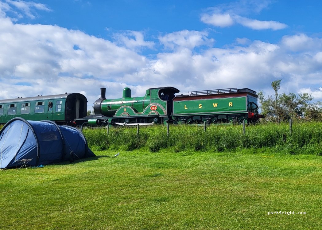 Woodyhyde Campsite — foto 4