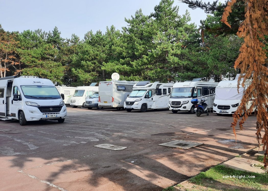 (50290) Bréhal - Avenue de l'Hippodrome — foto 3