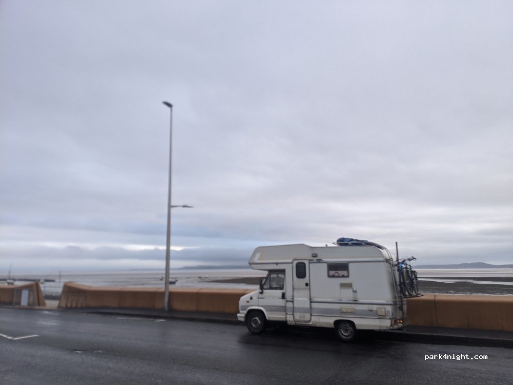 (LA4) Morecambe - 404 Marine Road East — foto 4